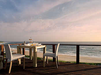 White Pearl Resorts: Tisch für zwei