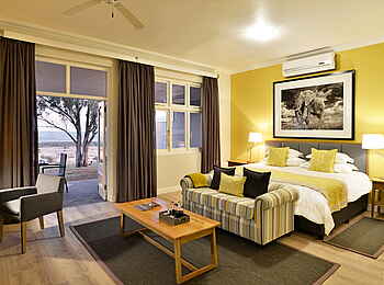 Founders Lodge by Mantis: Contemporary Suite Founders Lodge by Mantis: Contemporary Suite