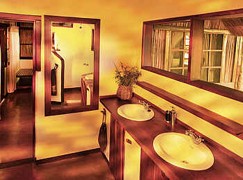 Kafunta River Lodge: Doppelwaschbecken