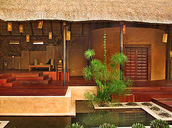 Luangwa River Camp: Pools vor der Küche Luangwa River Camp: Pools vor der Küche