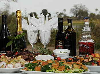 Macatoo Camp: Mittagsbuffet