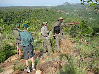 Mateya Safari Lodge: Guide am Aussichtspunkt
