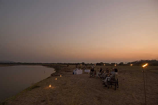 Puku Ridge Camp: Beisammensein am Luangwa Puku Ridge Camp: Beisammensein am Luangwa