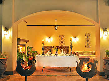 The Manor at Ngorongoro: Dinner am Pool