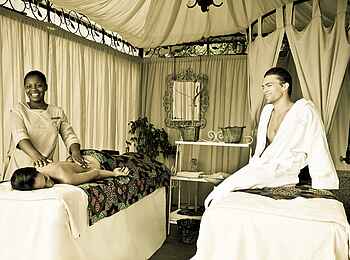 The Royal Livingstone: Outdoor-Massage The Royal Livingstone: Outdoor-Massage