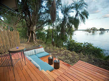 Thorntree River Lodge: Tiefergelegte Außenlounge Thorntree River Lodge: Tiefergelegte Außenlounge
