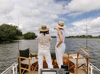 Zambezi Sands Luxury Tented Camp: Bootsfahrt