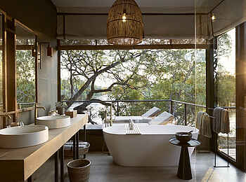 Zambezi Sands Luxury Tented Camp: Luxury Tented Suite Badewanne