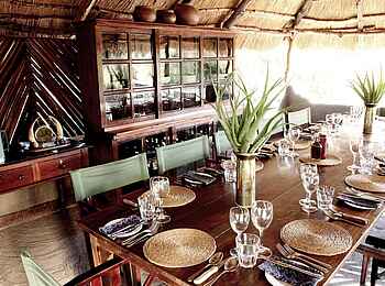 Camp Kalahari: Esstisch