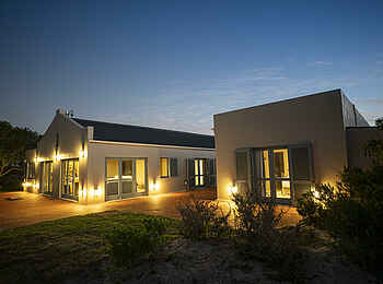De Hoop Collection Lodge: De Mond Villa  De Hoop Collection Lodge: De Mond Villa