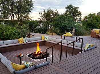 Old Drift Lodge: Ein Lagerfeuer am Abend Old Drift Lodge: Ein Lagerfeuer am Abend