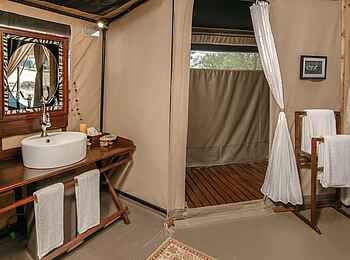 Ole Serai Luxury Camp - Kogatende: Badezimmer Ole Serai Luxury Camp - Kogatende: Badezimmer