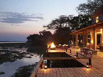 Royal Zambezi Lodge: Nacht auf der Terrasse