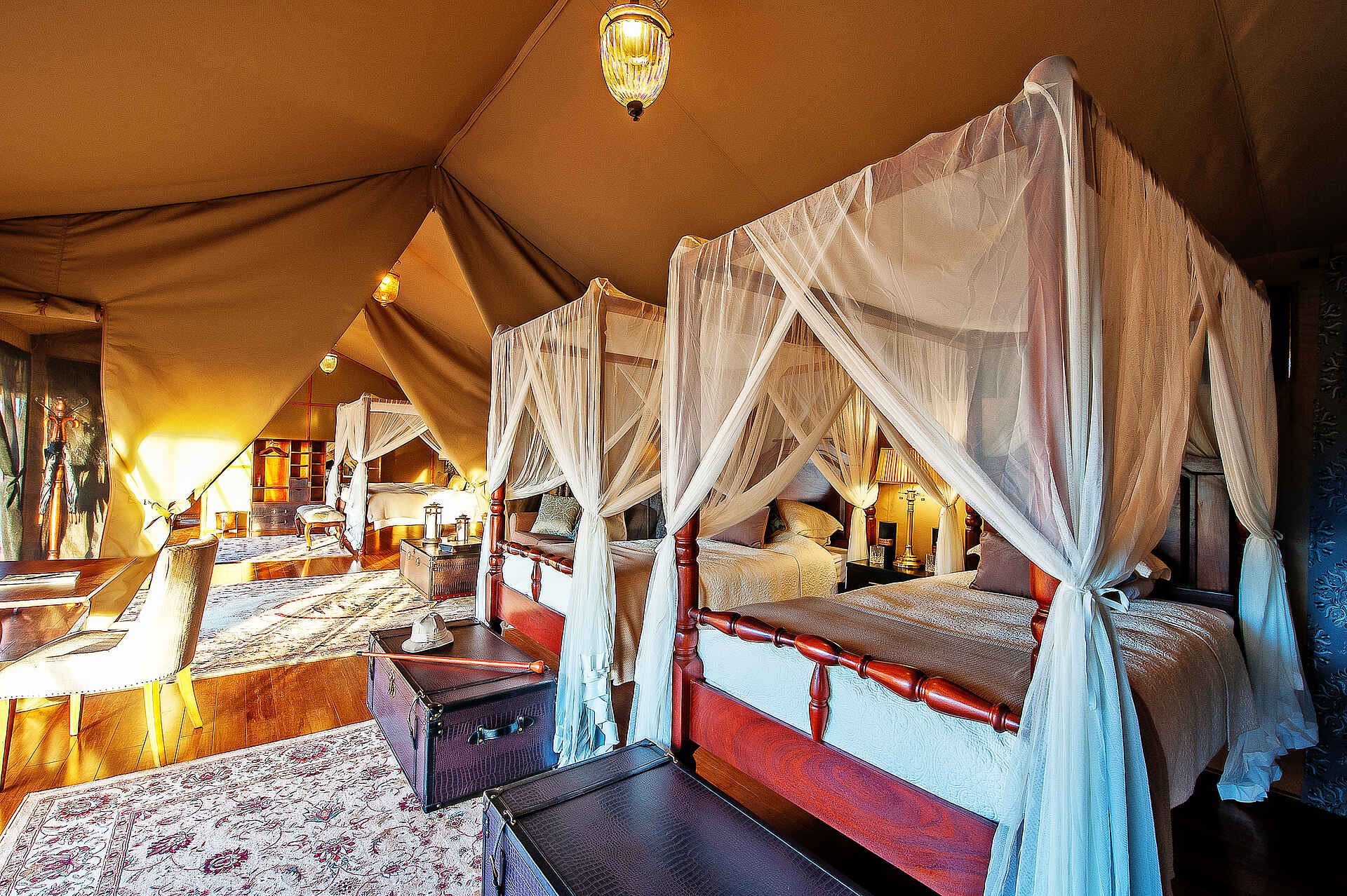 Afrika, Camp, Elewana, Kenia, Masai Mara, Masai Mara National Reserve, Masai Mara Nationalpark, Sand River, Sand River Masai Mara Camp, Familienzelt, Interieur, Afrikarma, Afrikarma Safaris, Afrikarma Safaris - Wildnis. Hautnah., afrikarma.de