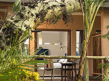 Sedia-Riverside-Hotel: Blick in das Zimmer von außen
