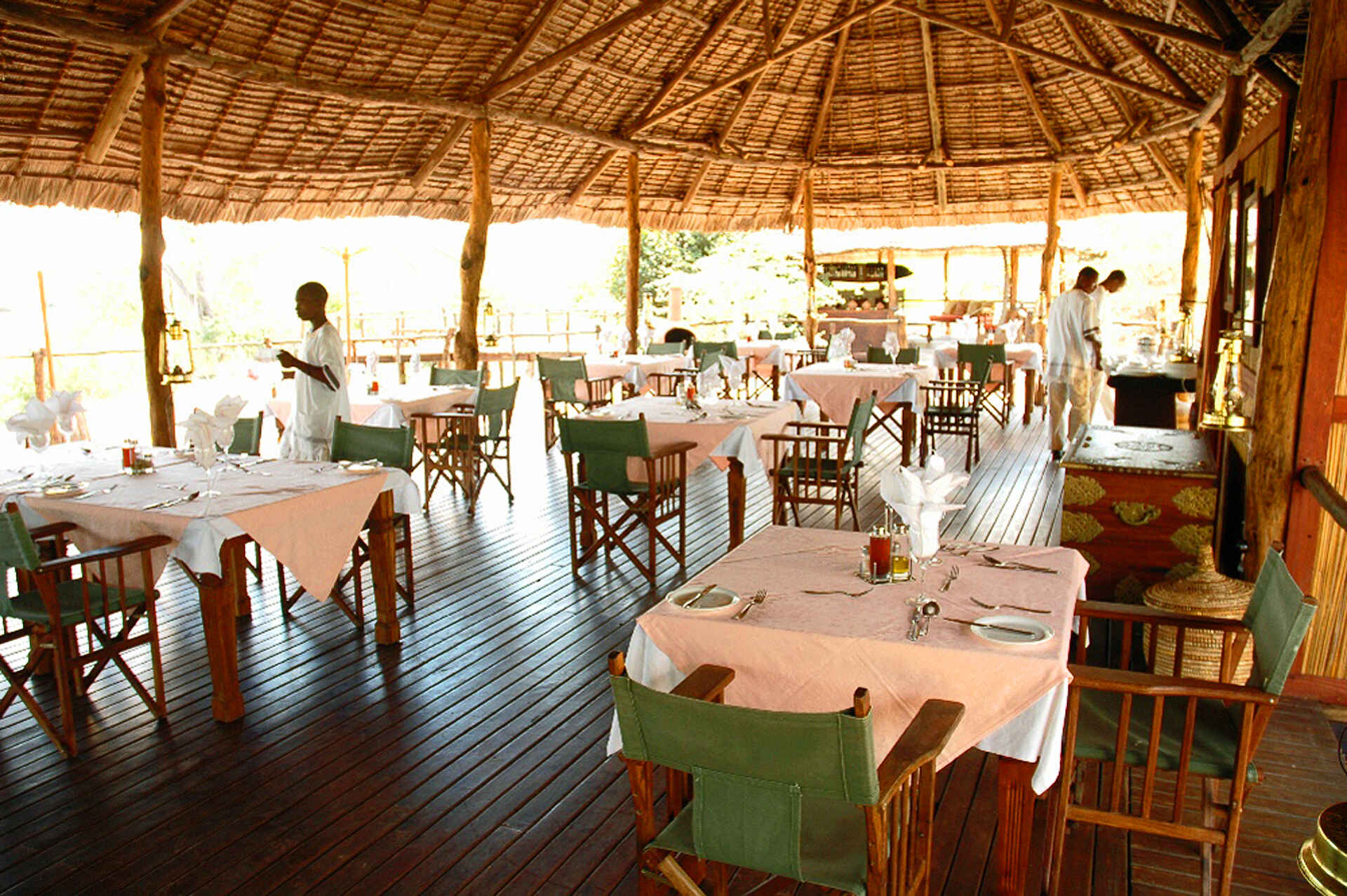 adventure camps, safari, selous impala camp, selous wildreservat, essbereich, afrikarma, afrikarma safaris, afrikarma safaris - wildnis. hautnah., afrikarma.de