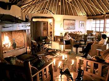 Sleeping Warrior Lodge: Kaminfeuer Sleeping Warrior Lodge: Kaminfeuer