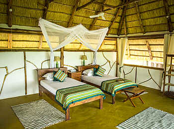 Baker's Lodge: Twin Beds Baker's Lodge: Twin Beds