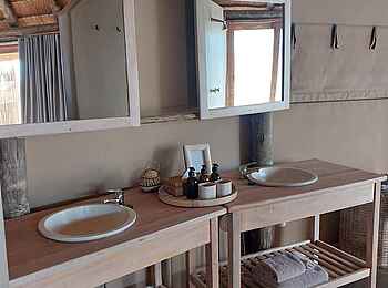 Doro Nawas Camp: Standard Room Waschtisch