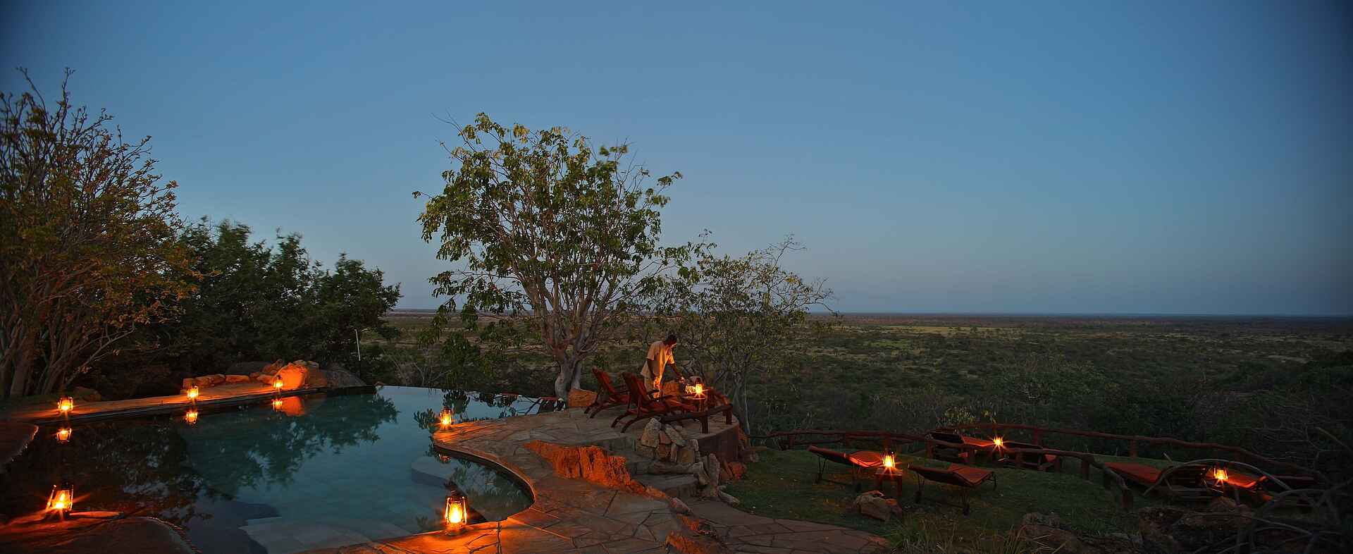 Afrika, Afrikareise, Afrikarma, Afrikarma.de, Auszeichnung, Breitmaulnashorn, Buchen, Cheli & Peacock, Cheli and Peacock, Cheli und Peacock, Eastcentral Kenya, Elsa's Kopje, Information, Kenia, Kenya, Liz Cheli, Luxus, Meru, Meru National Park, Meru Nationalpark, Nashorn, Ostzentralkenia, Reise, reisen, Reiseveranstalter, Rhino Sanctuary, Safari, Sopitzmaulnashorn, Stefano Cheli, Urlaub, www.afrikarma.de, Aktivitäten, Infinity Pool, Main Area, Pool, Swimming Pool