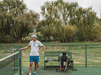 La Clé Lodge: Auf dem Tennisplatz La Clé Lodge: Auf dem Tennisplatz