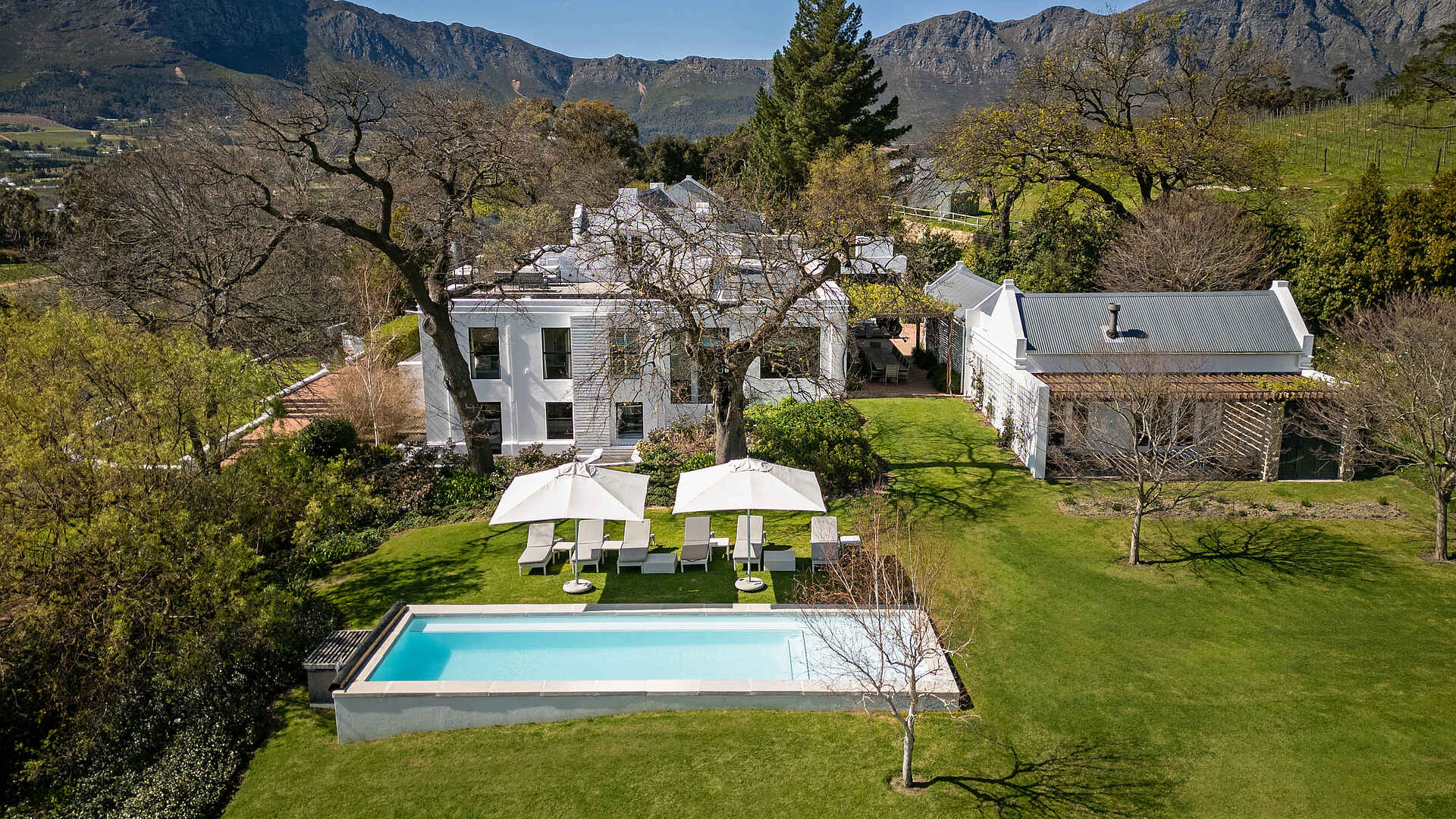 Mont Rochelle Hotel and Vineyard: Manor House und Pool
