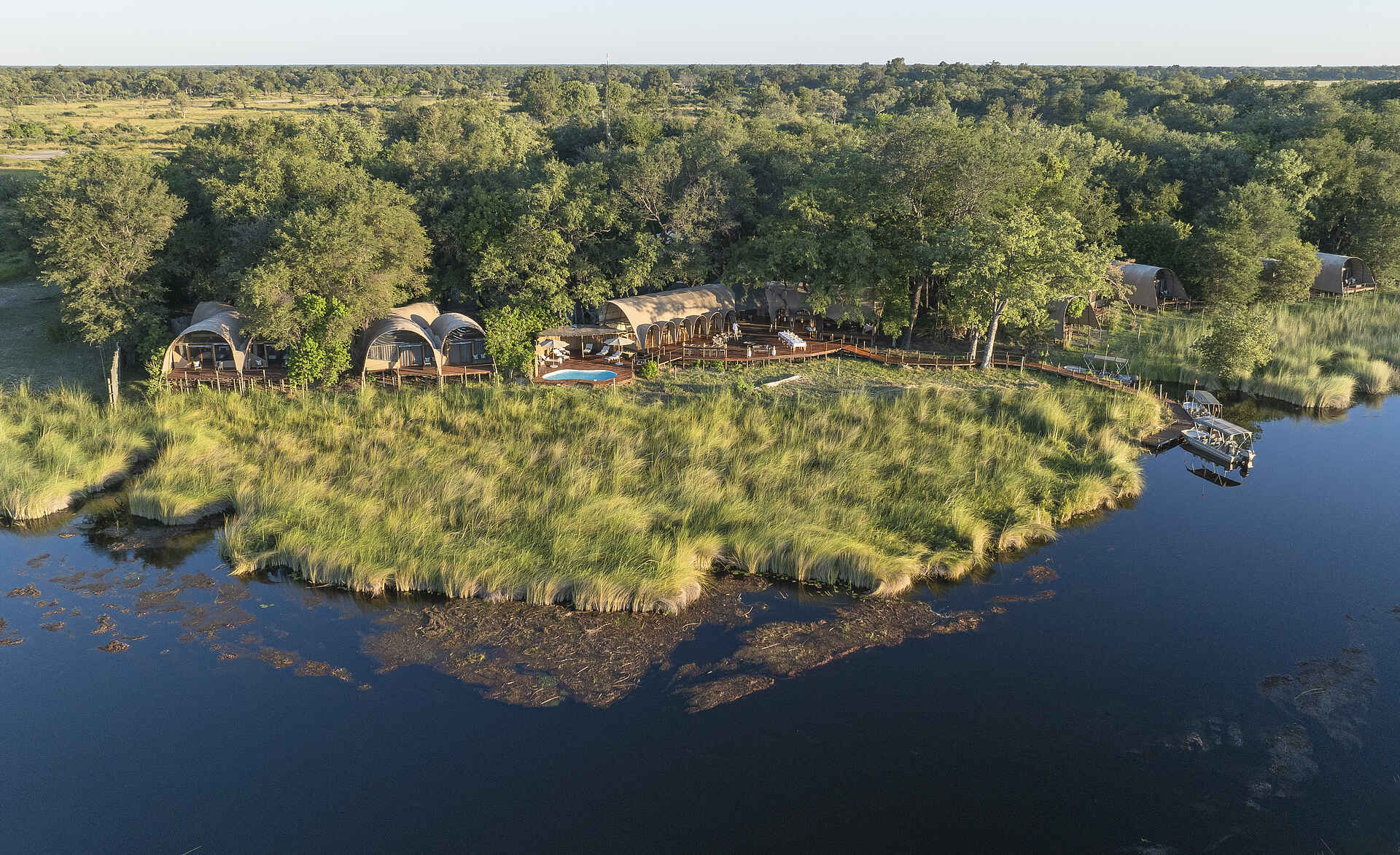 Okuti Camp: Vogelperspektive auf das Camp Okuti Camp: Vogelperspektive auf das Camp