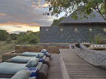 Phinda Homestead: Sonnendeck und Swimmingpool Phinda Homestead: Sonnendeck und Swimmingpool