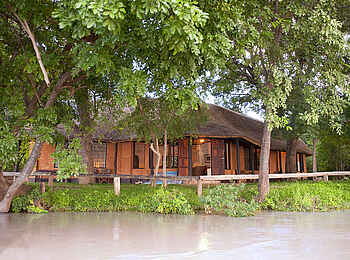 Robin's House: In direkter Nachbarschaft zum Luangwa Robin's House: In direkter Nachbarschaft zum Luangwa