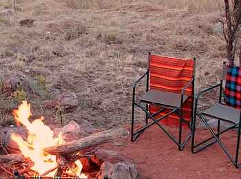 Karenge Bush Camp: Lagerfeuer Karenge Bush Camp: Lagerfeuer