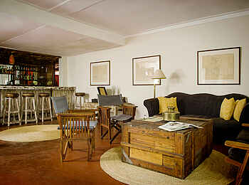 Mt. Meru Game Lodge: Bar und Lounge
