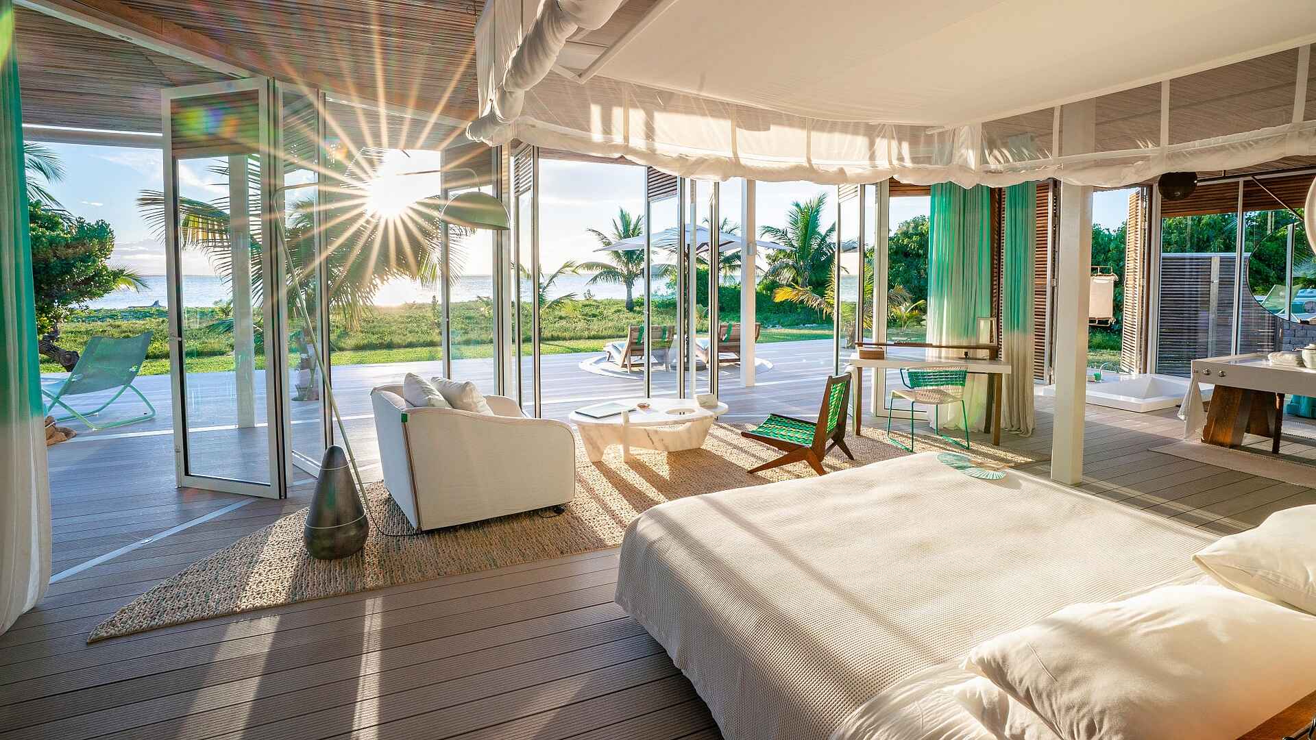 Time + Tide Miavana: Morgensonne im Schlafzimmer Time + Tide Miavana: Morgensonne im Schlafzimmer