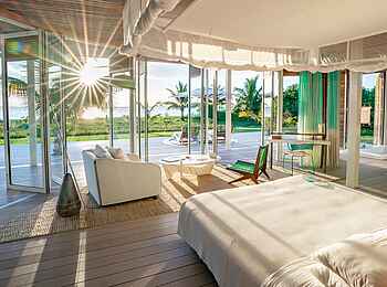 Time + Tide Miavana: Morgensonne im Schlafzimmer