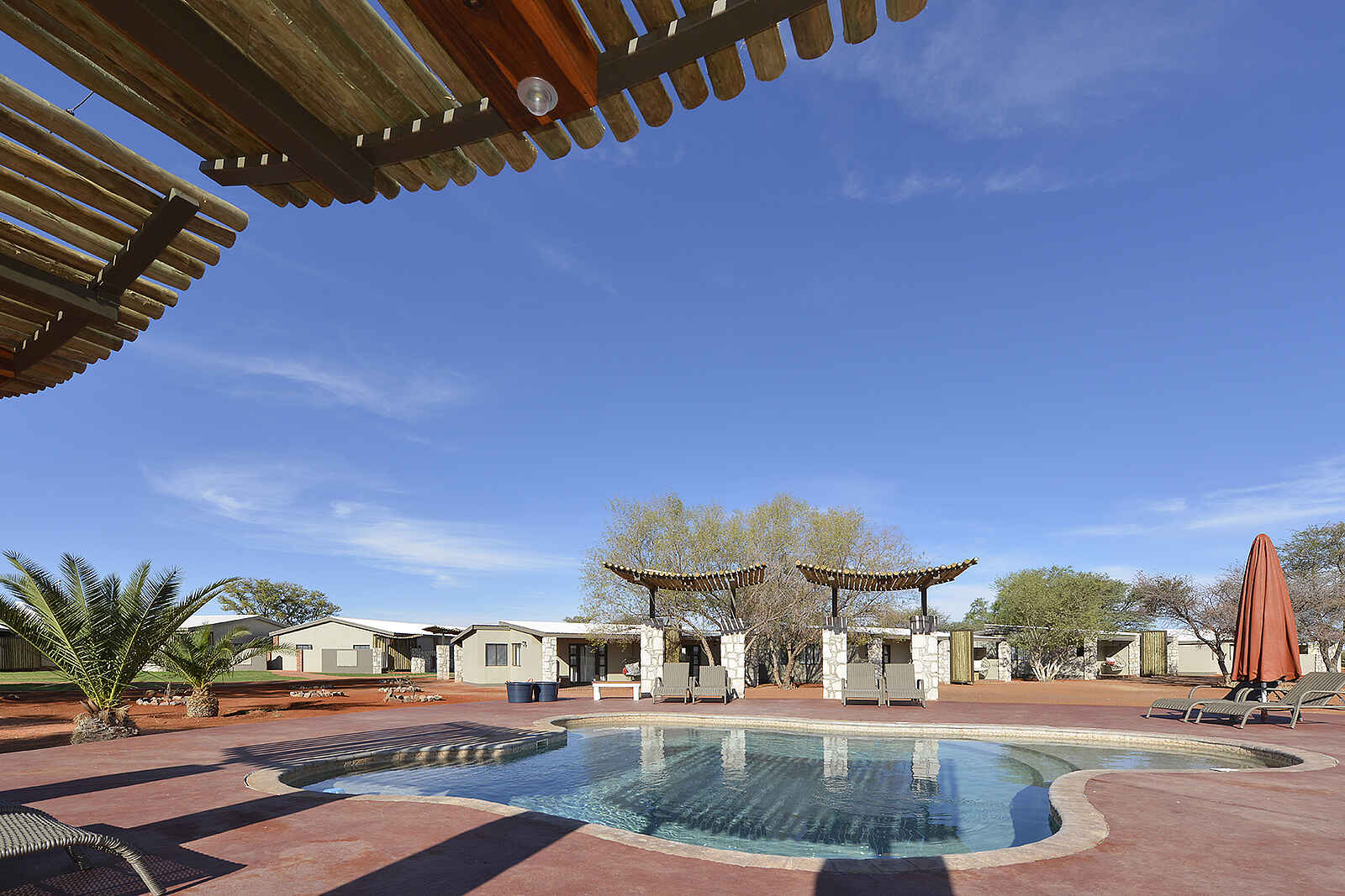 Kalahari Anib Lodge: Poolanlage Kalahari Anib Lodge: Poolanlage