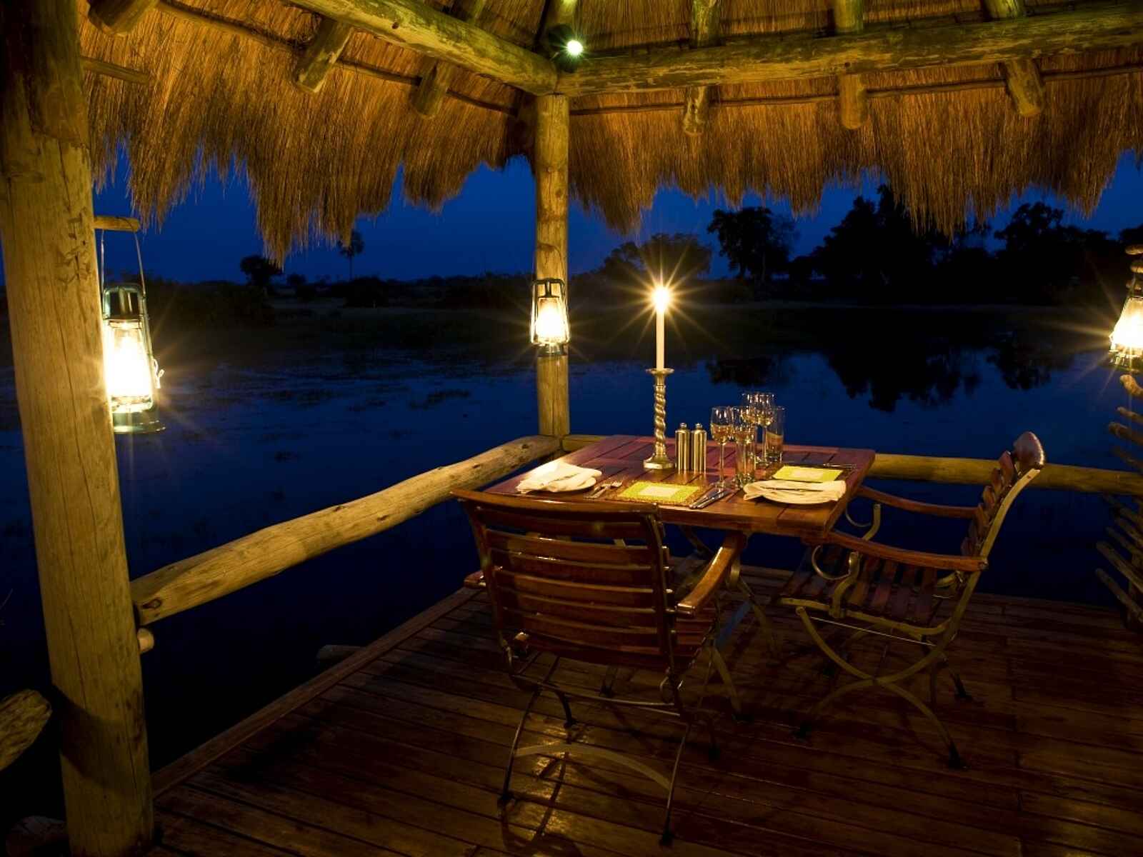 Little Mombo Camp: Dinner for two Little Mombo Camp: Dinner for two