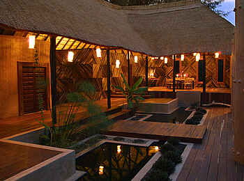 Luangwa River Camp: Blick zum Speisebereich Luangwa River Camp: Blick zum Speisebereich