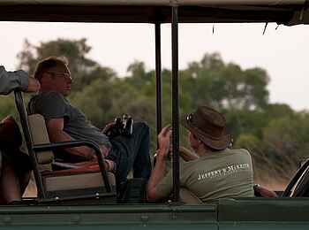 Ntema Busanga Bushcamp: Erklärungen während des Game Drive