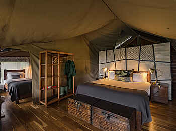 Dunia Camp: Family Tent Bett