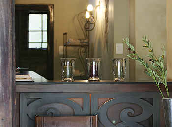 Olive Grove Guesthouse: Anrichte