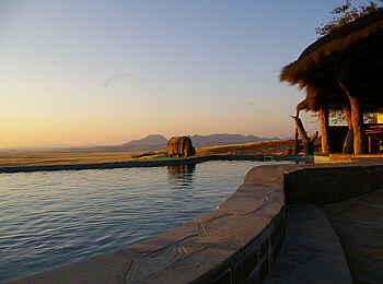 Rostock Ritz Desert Lodge: Infinity Pool Rostock Ritz Desert Lodge: Infinity Pool