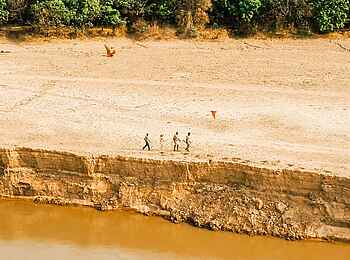 Shawa Luangwa Camp: Walking Safari am Fluss Shawa Luangwa Camp: Walking Safari am Fluss