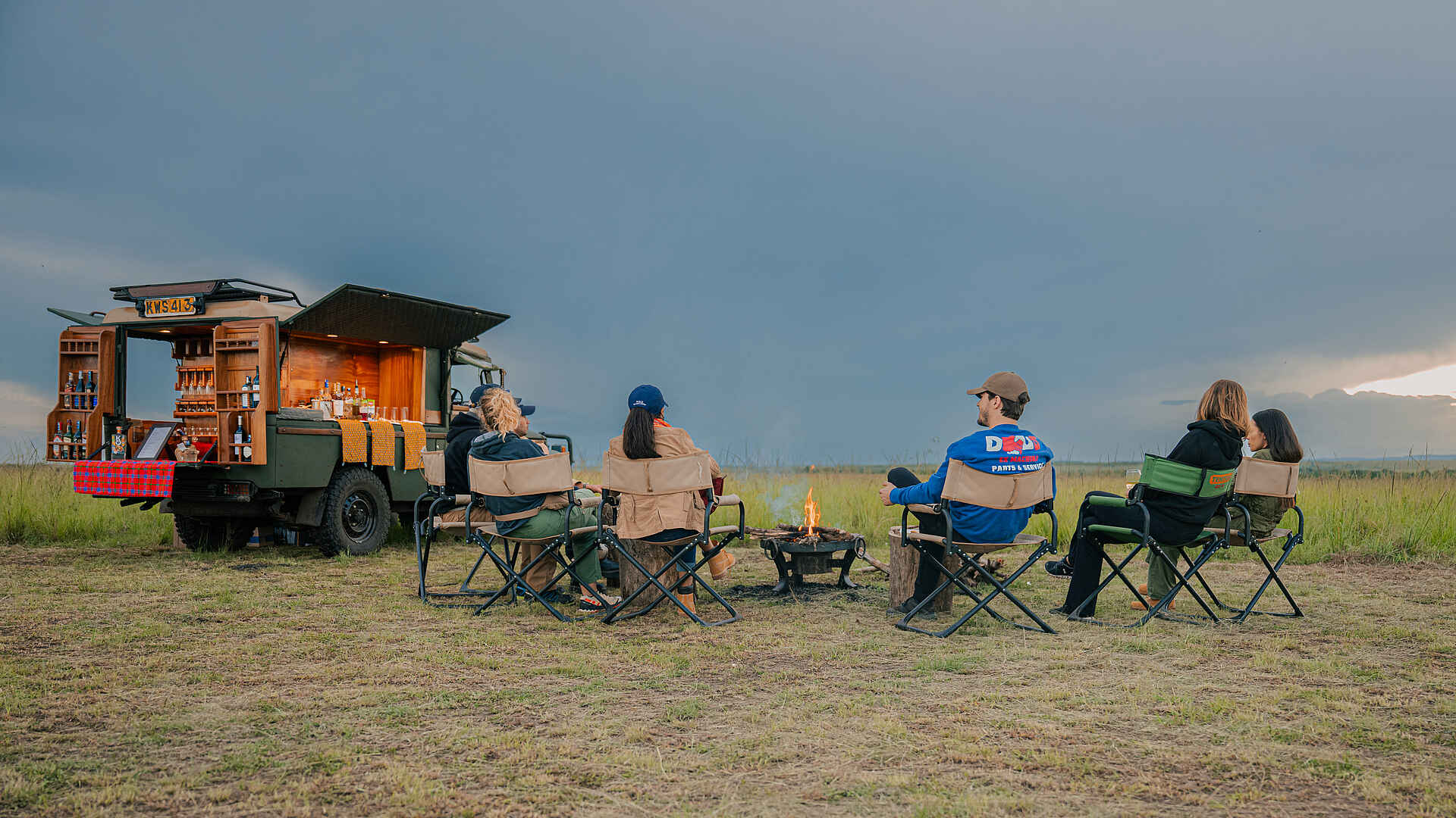 Soroi Private Wing Camp: Sundowner auf Pirschfahrt