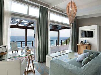 White Pearl Resorts: Lounge der Pool Suite