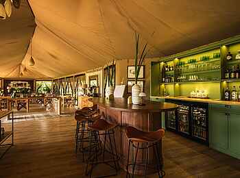 Wilderness Mara Camp: Bar