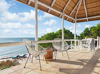 Azura Marlin Beach: Beach Deck
