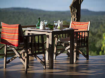 Mihingo Lodge: Dinner Tisch Mihingo Lodge: Dinner Tisch