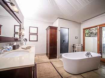 Savanna Lodge: Bad der Luxury Suite Savanna Lodge: Bad der Luxury Suite