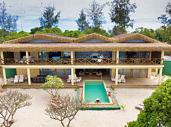 Bawe Island: Blick auf die Sultan Villa