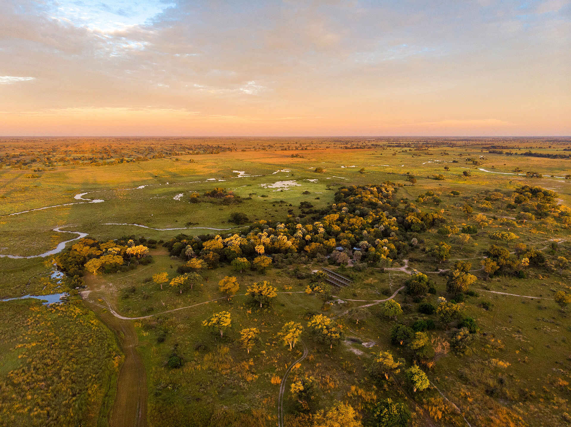 Camp Okavango: Aus der Vogelperspektive Camp Okavango: Aus der Vogelperspektive