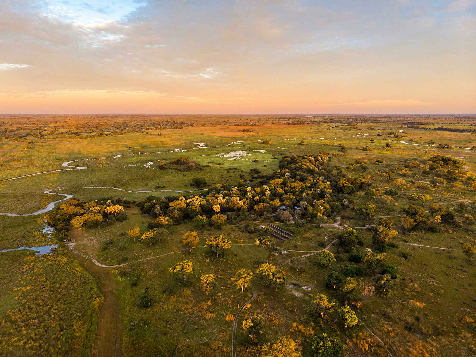 Camp Okavango: Aus der Vogelperspektive Camp Okavango: Aus der Vogelperspektive